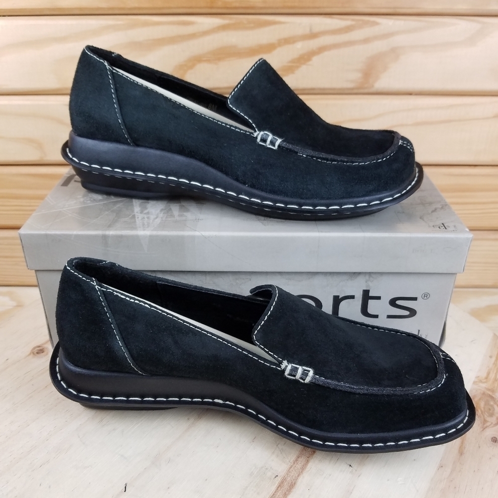 Passports Loafers Women 8M Moccasin Black Suede Leather Flats Boho Dark Academia
